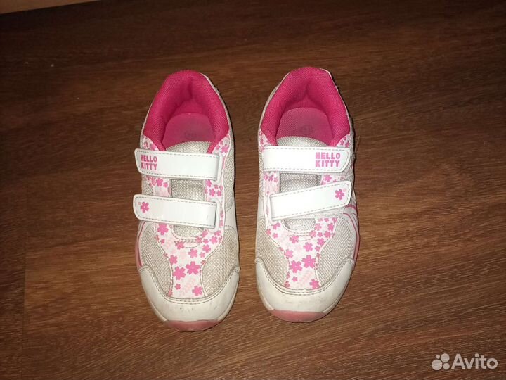 Кроссовки для девочки