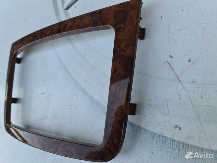 Рамка магнитолы Mercedes W639