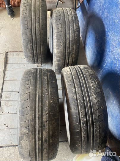 Dunlop SP QuattroMaxx 235/55 R18