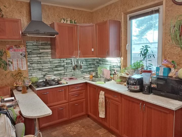 Дом 298 м² на участке 21,1 сот.