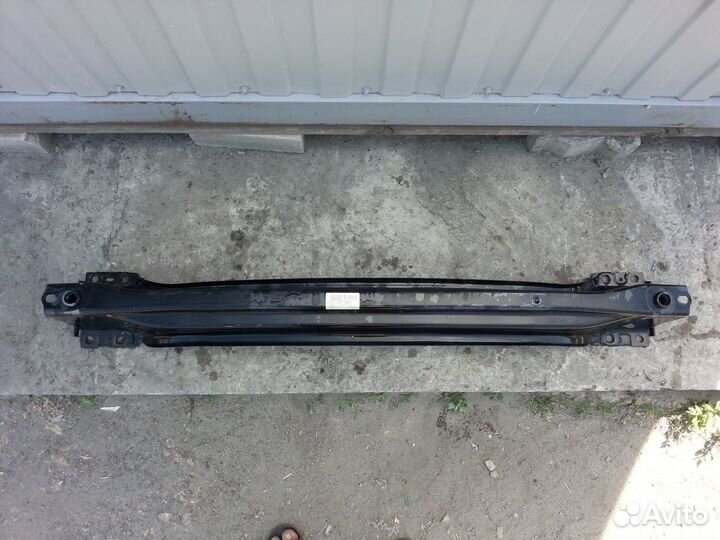 Фольксваген Туарег 2 усилитель заднего бамп с 2010