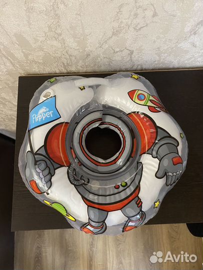 Круг на шею для купания