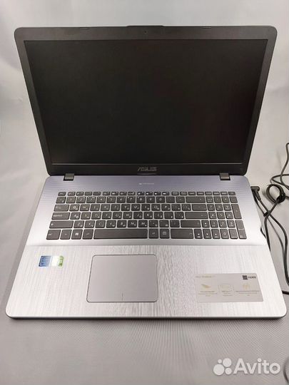 Asus vivobook 17 x705uv
