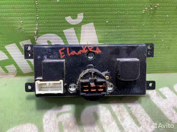 Блок управления климат-контролем Hyundai Elantra