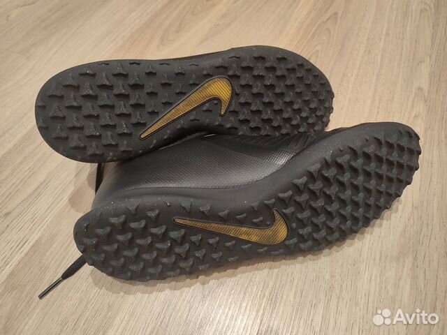 Футбольные бутсы Nike phantom