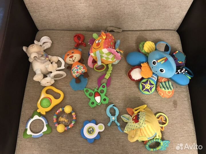 Развивающий игровой коврик и развивающие игрушки0+