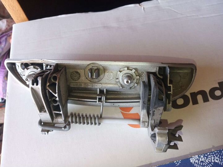 Ручка двери внешняя левая(11г)