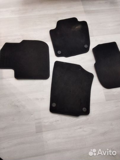 Автомобильные коврики ворсовые