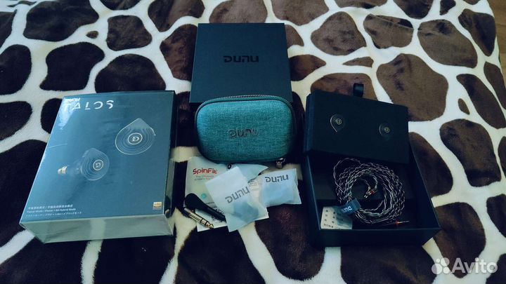 Планарные наушники Dunu Talos