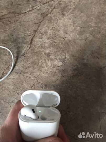 Беспроводные наушники apple airpods