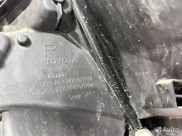 Toyota Camry v70 20- Фара правая 3 полосы 12 пин