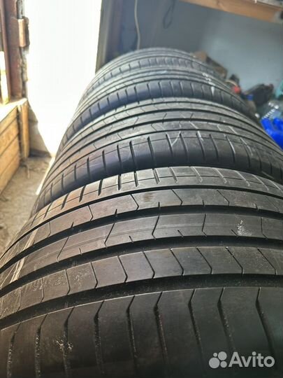 Pirelli P Zero 275/40 R21 и 315/35 R21