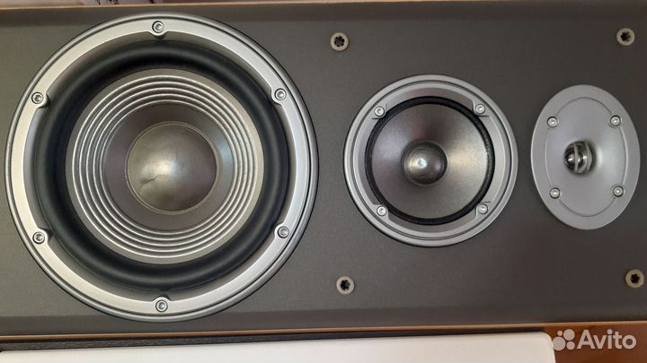 Колонки JBL E60