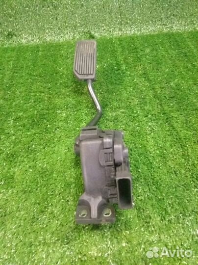Педаль газа Nissan Almera N16 N16 QG15DE 2000-2006