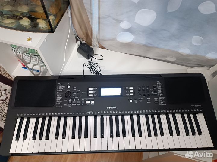 Продам Синтезатор Yamaha PSR-E373