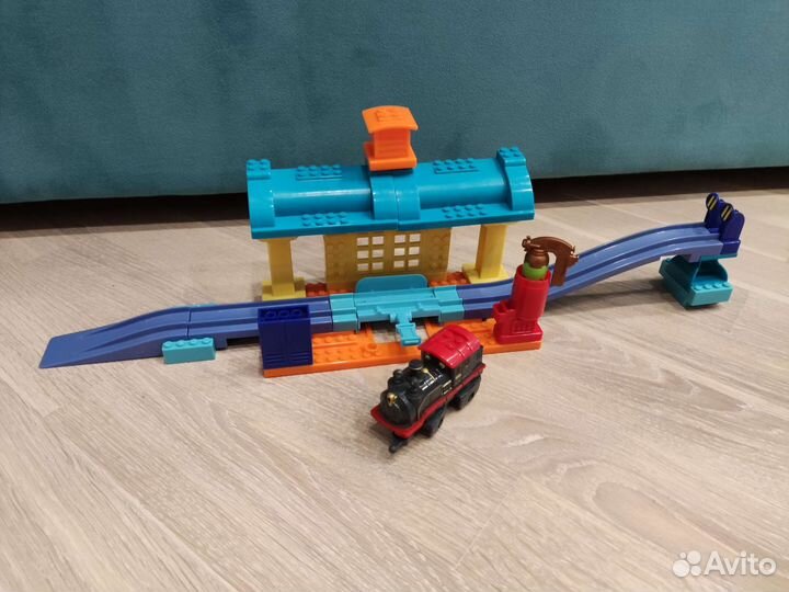 Паровоз Mega Bloks Чагингтон