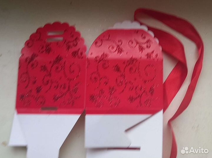 Коробка подарочная с лентой