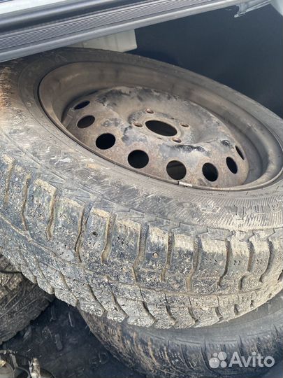 Колеса зимние 185 65 r15 стояли на Nissan Note