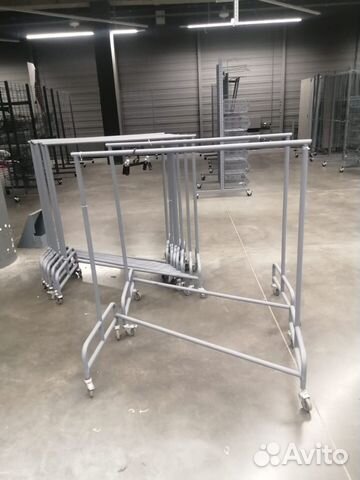 Продам передвижную стойку для одежды на колесах