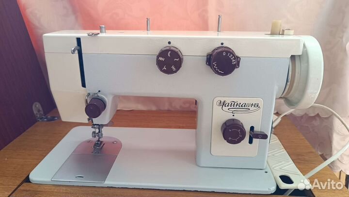 Швейная машина Чайка 143