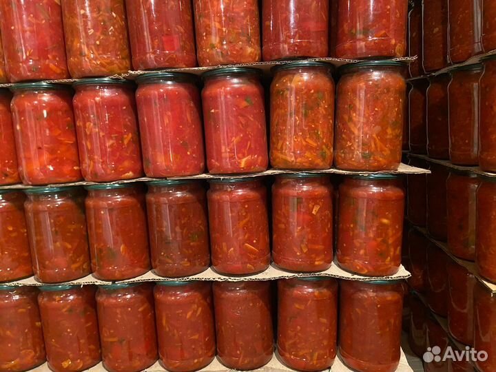 Домашние маринованые помидоры и компот слива