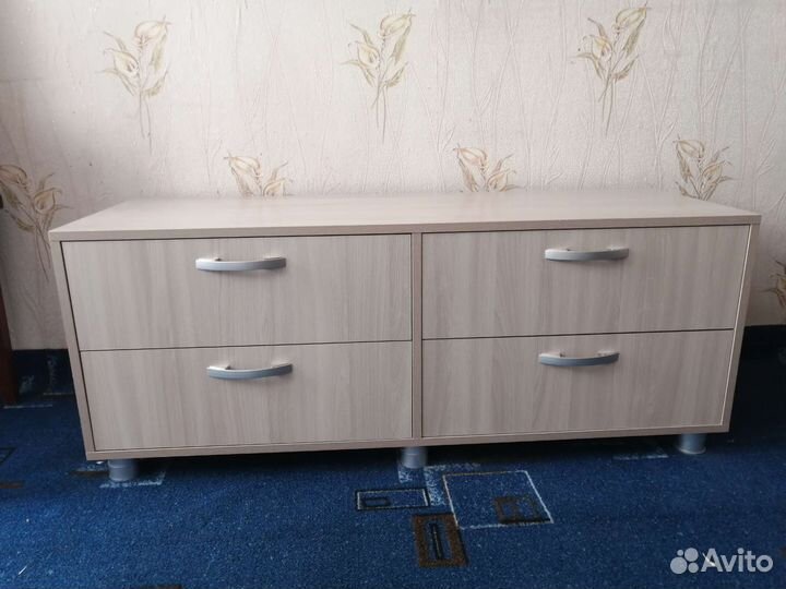 Тумба под телевизор. Комод