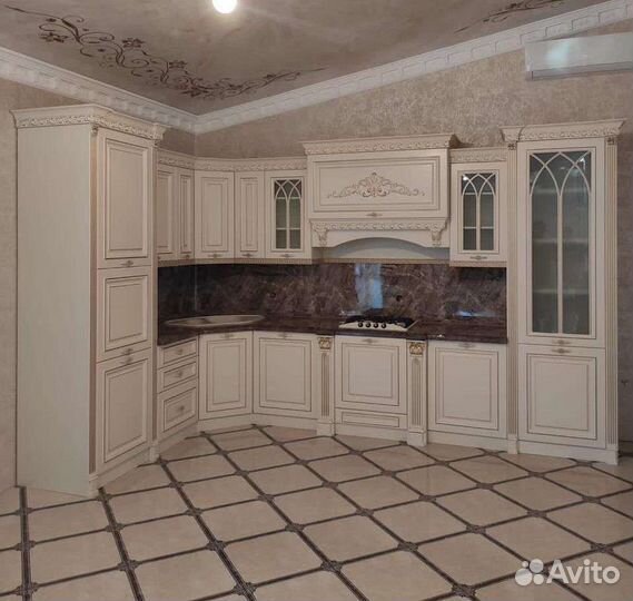 Кухонный гарнитур выставочный образец