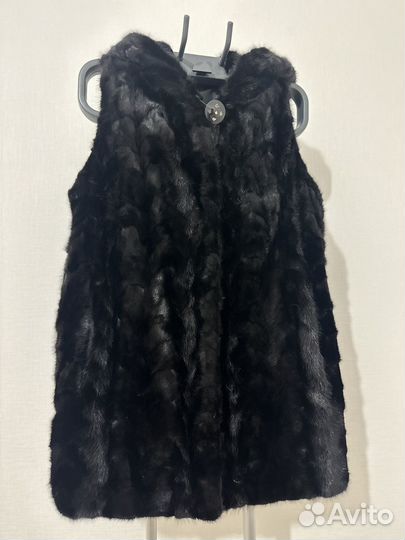 Жилетка норковая натуральная чёрная с капюшоном