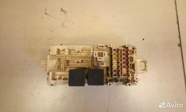Блок предохранителей Mitsubishi Galant