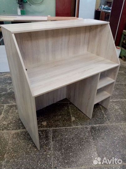 Стойка ресепшн, новая