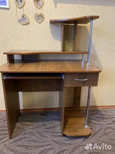 Компьютерный стол