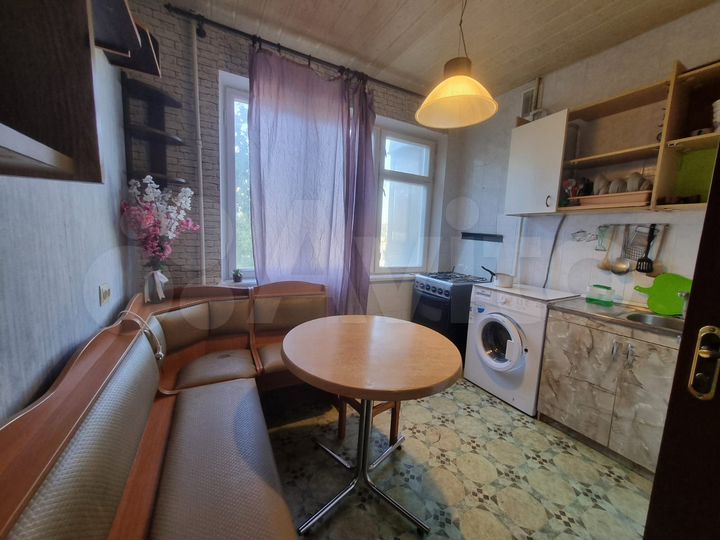 2-к. квартира, 56 м², 6/9 эт.