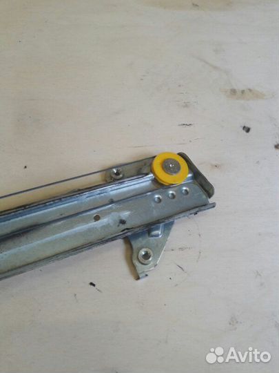 Стеклоподъемник задний левый Honda Vezel RU1 L15B