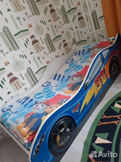 Детская кровать машина