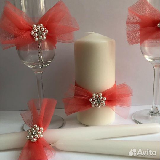 Свадебные бокалы и свечи