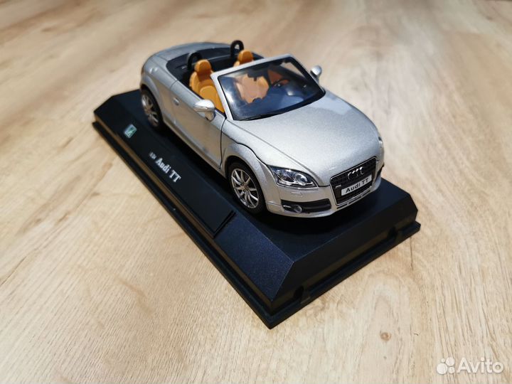 Audi TT Roadster 1:24 Cararama