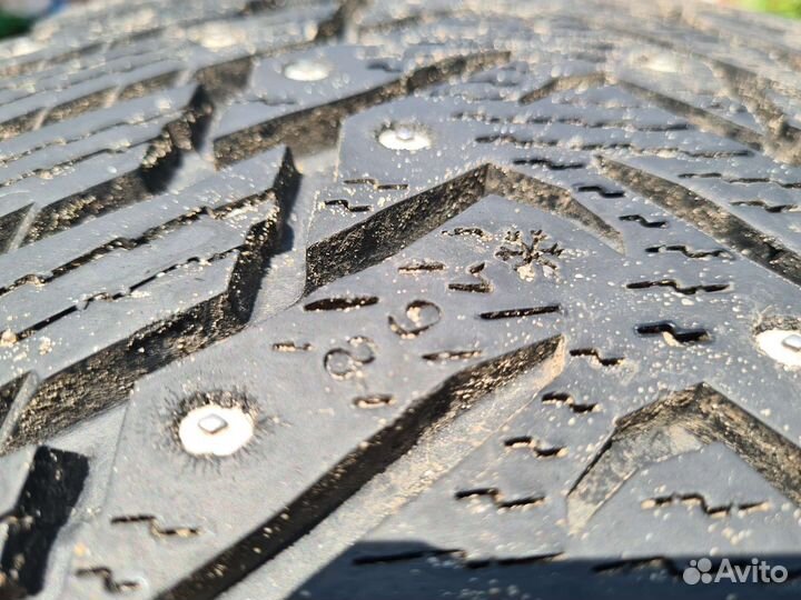 Nokian Tyres Hakkapeliitta 8 235/45 R18 98T