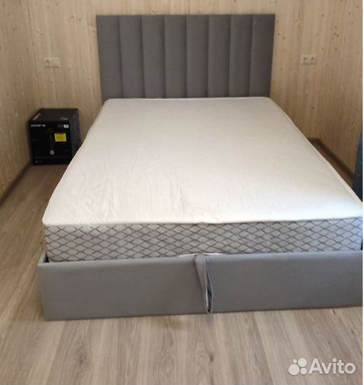 Кровать с подъемным механизмом