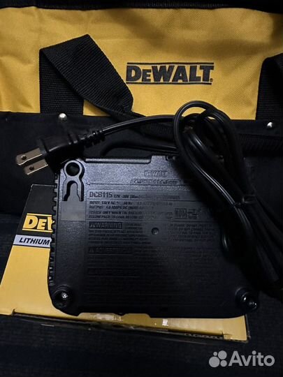 Зарядное устройство Dewalt dcb115