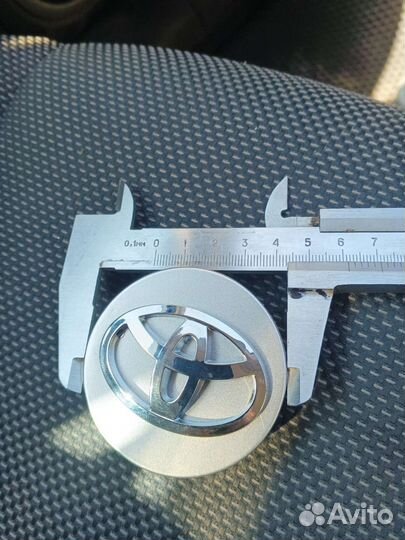 Колпачки на литые диски toyota