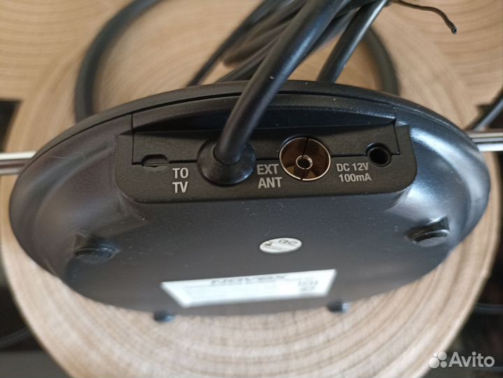 Антенна Комнатная. Novex с усилителем