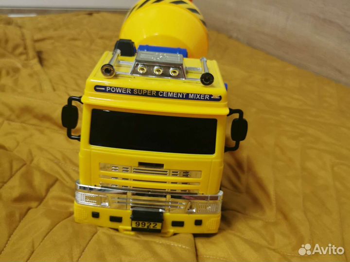 Грузовик бетономешалка