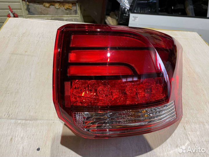 Фонарь задний правый Митсубиси Аутлендер 3 GF