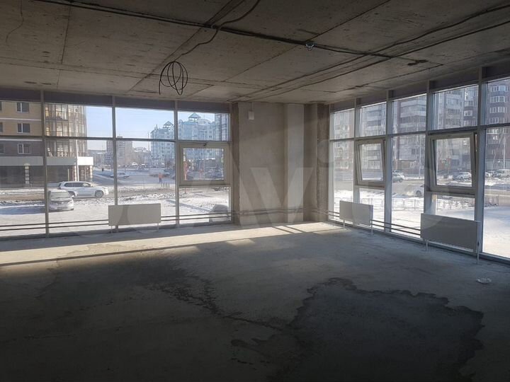 Помещение свободного назначения, 573 м²