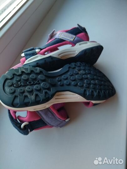 Сандалии для девочки Geox. 32 размер