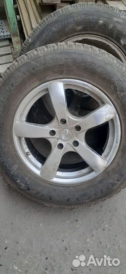 Goodyear UltraGrip 500 245/65 R17