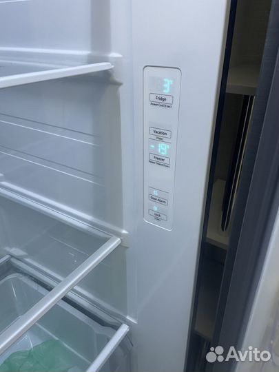 Холодильник side-by-side Samsung