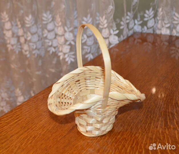 Корзинка плетеная небольшая