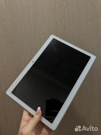 Планшет Lenovo Tab m10