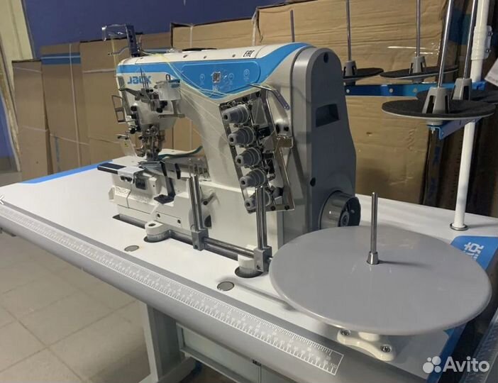 Плоскошовная машина под окантовку Jack JK-W4-02BB